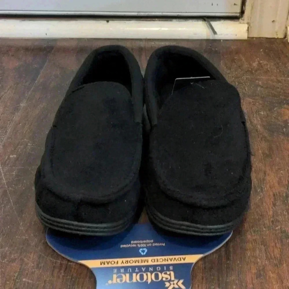 Isotoner Men's Microterry and Waffle Travis Moccasin Slippers - Picture 4 of 10